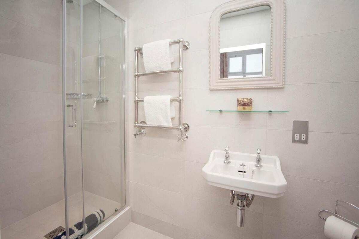 Stylish City Centre Apartment - Bath Exterior foto