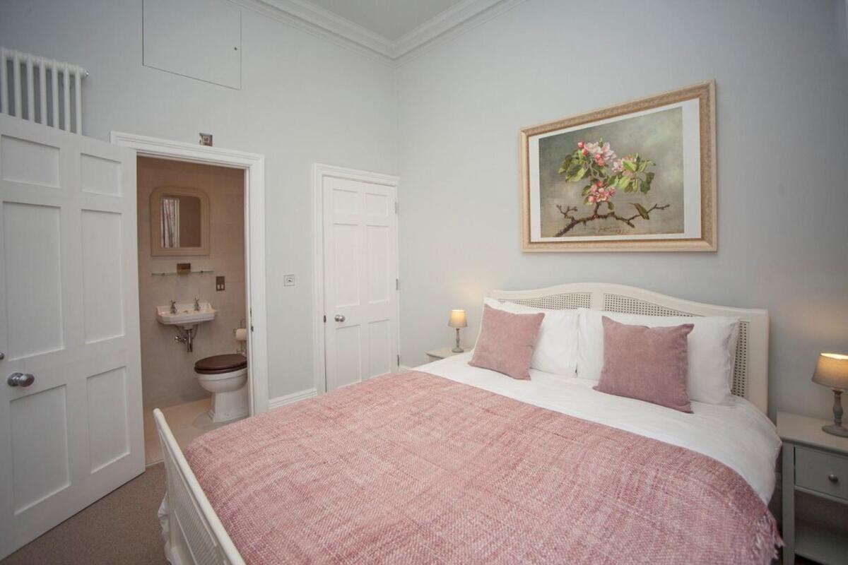 Stylish City Centre Apartment - Bath Exterior foto